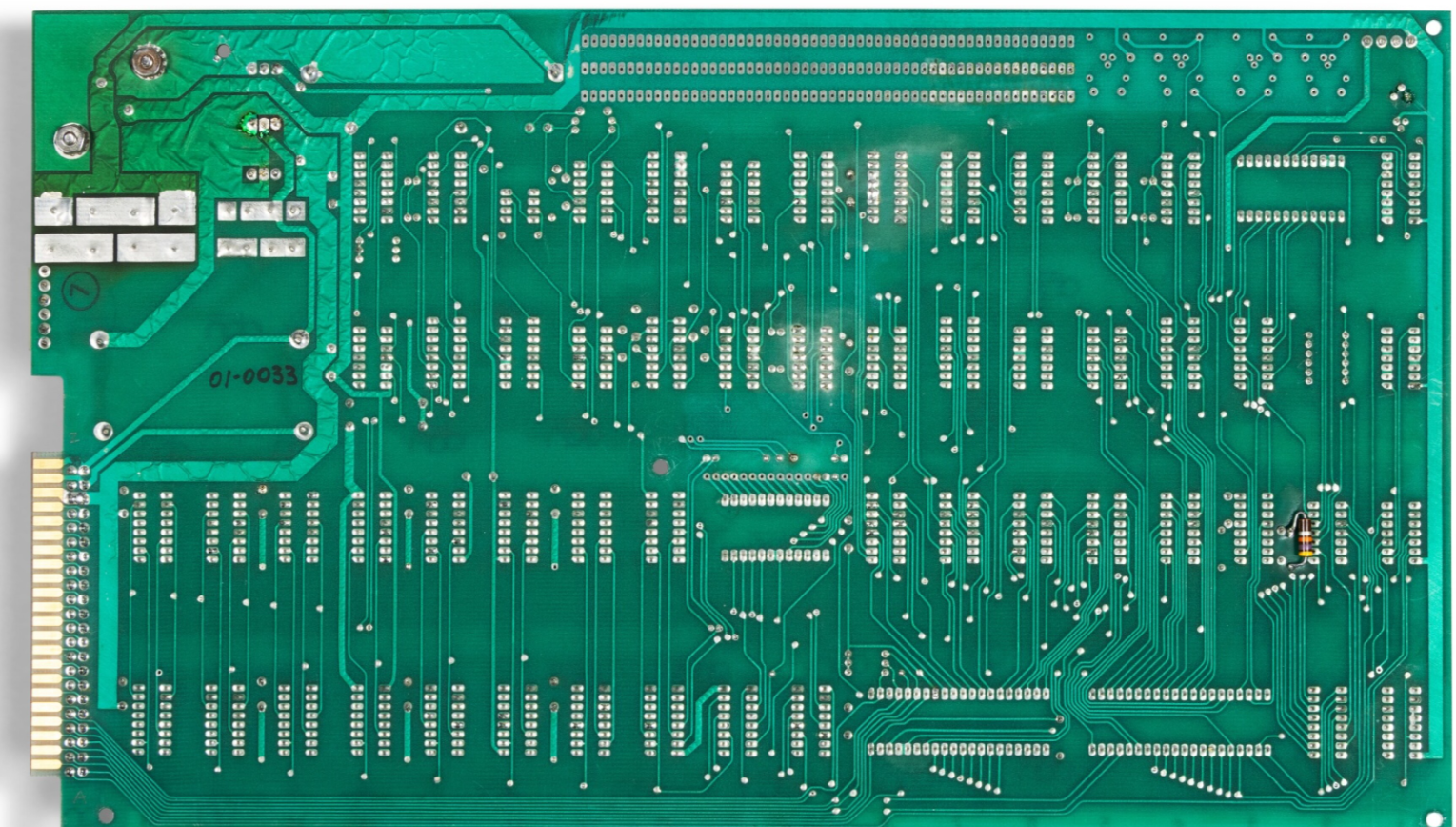 這部Apple-1的產品編號為「01-0033」。(蘇富比)