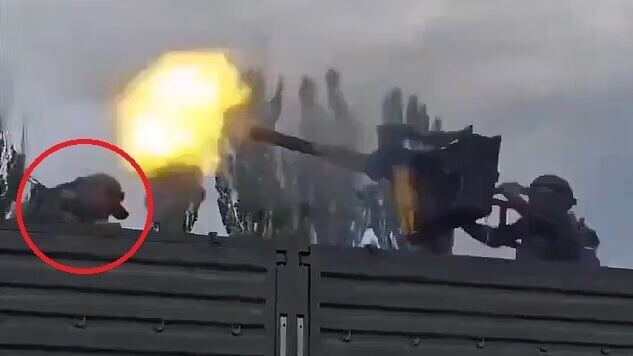 俄軍機槍失控