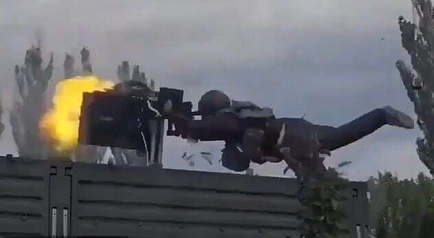 俄軍機槍失控