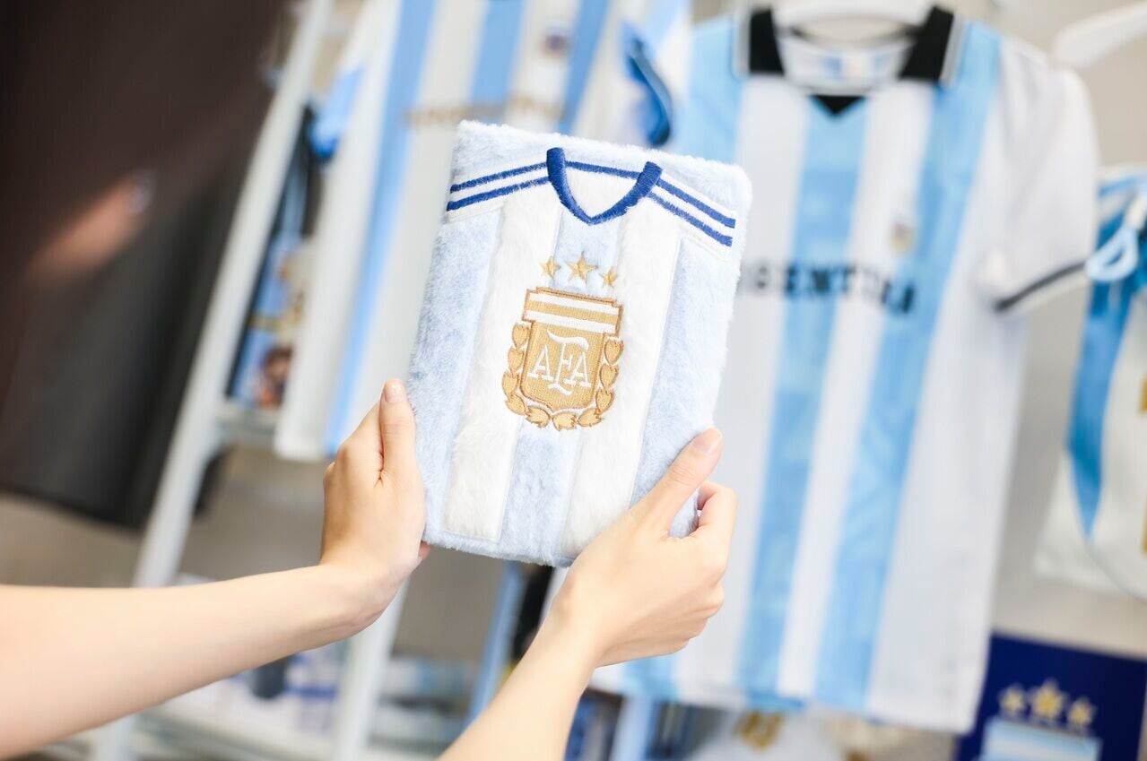 「FanTown 足球主題期間限定店」球衣及周邊商品 1