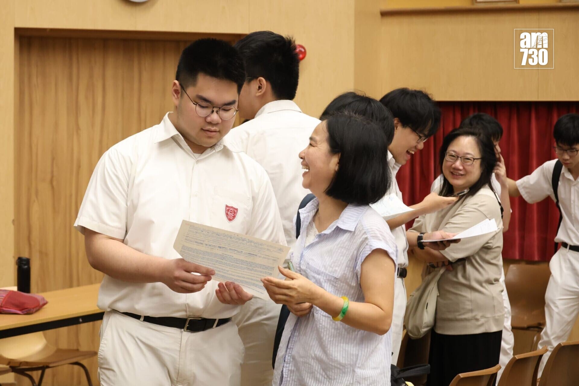 DSE放榜2026|皇仁書院放榜。(林俊源攝)