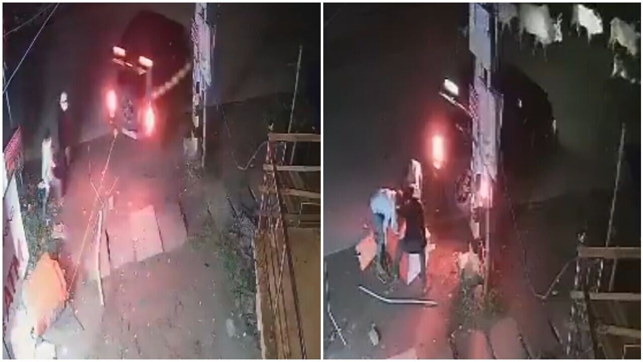 劫匪用車拖走整部ATM，驚動流浪牛犬圍觀。(X)