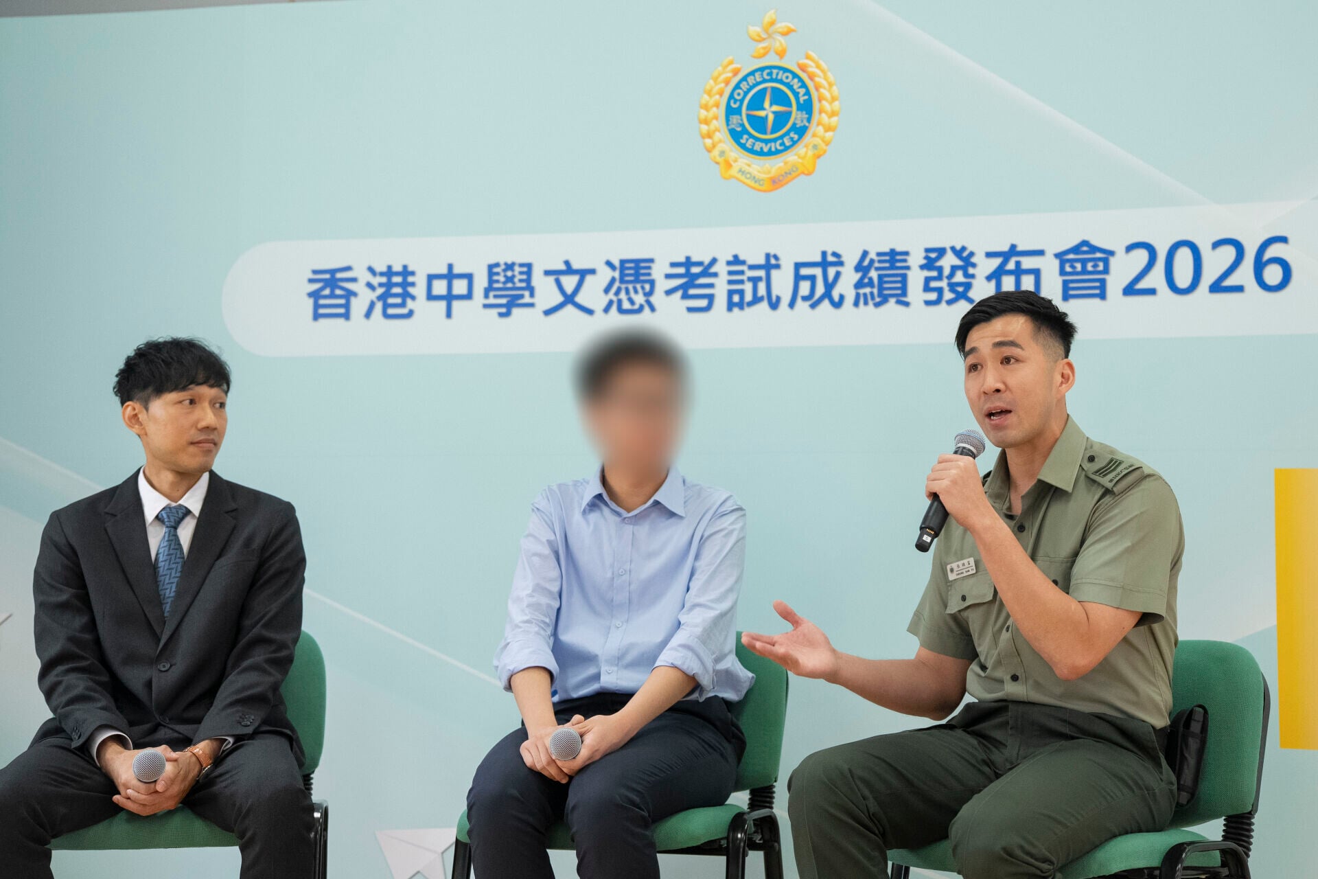 圖示懲教署助理教育主任郭嘉俊(左)及懲教署一級懲教助理張錦富(右)。(政府新聞處)