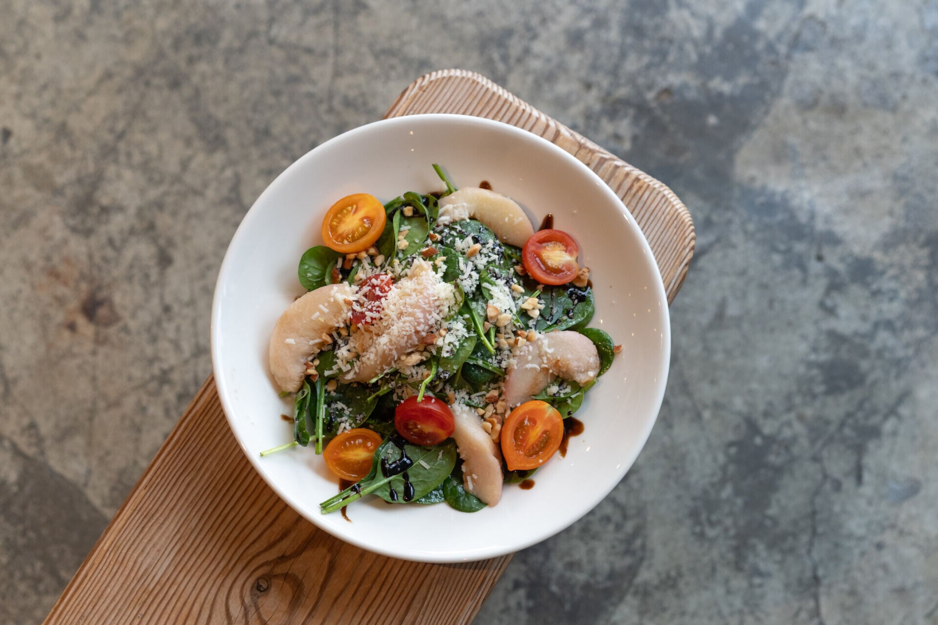 Spinach & Roasted Peach Salad