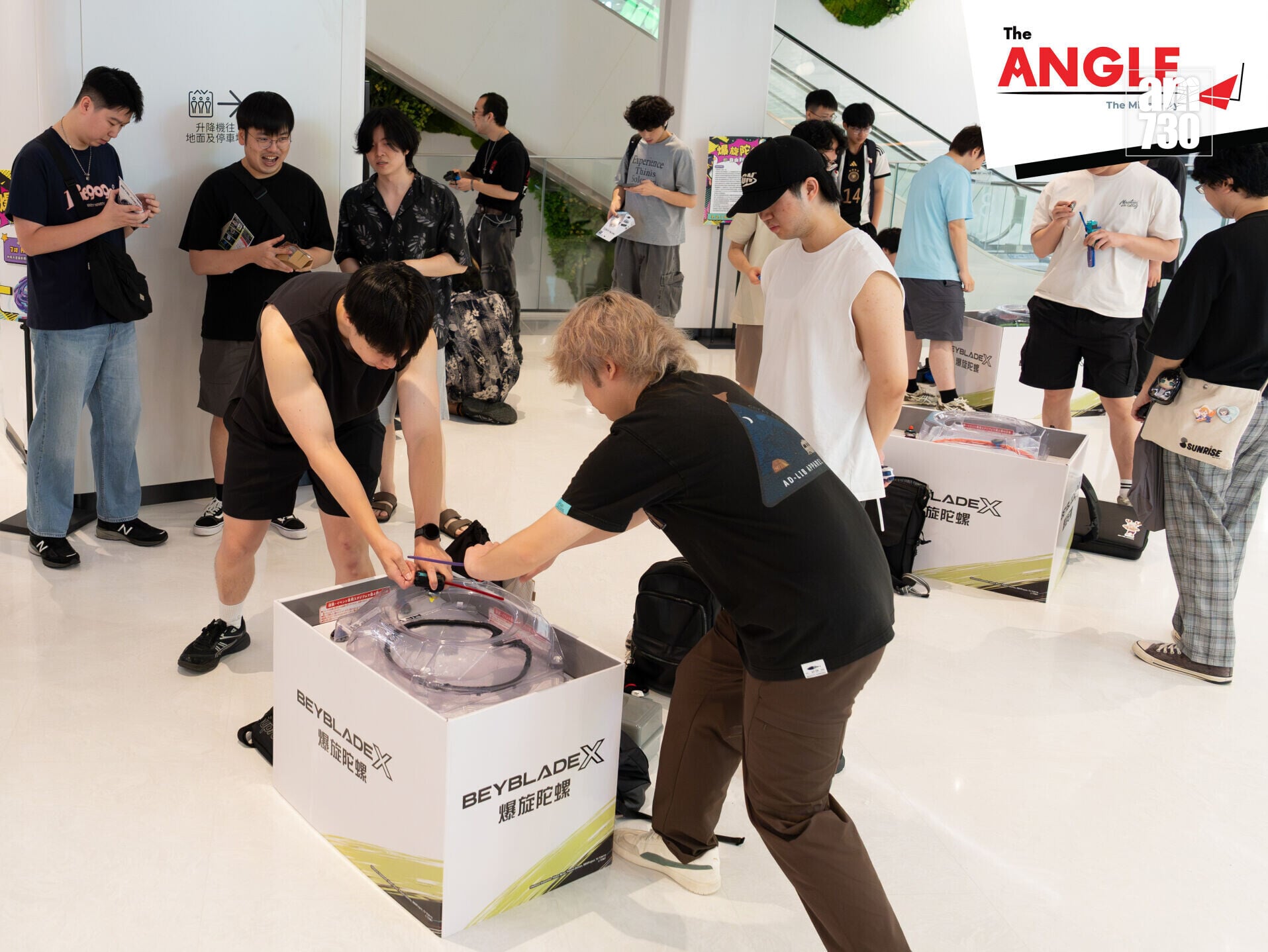 位於 「The ANGLE」L8 的「爆旋陀螺自由對戰區」自免費啟用以來日日爆場,各地陀螺發燒友每日雲集火熱切磋比拼,打造濃厚的年輕潮流社群氛圍。