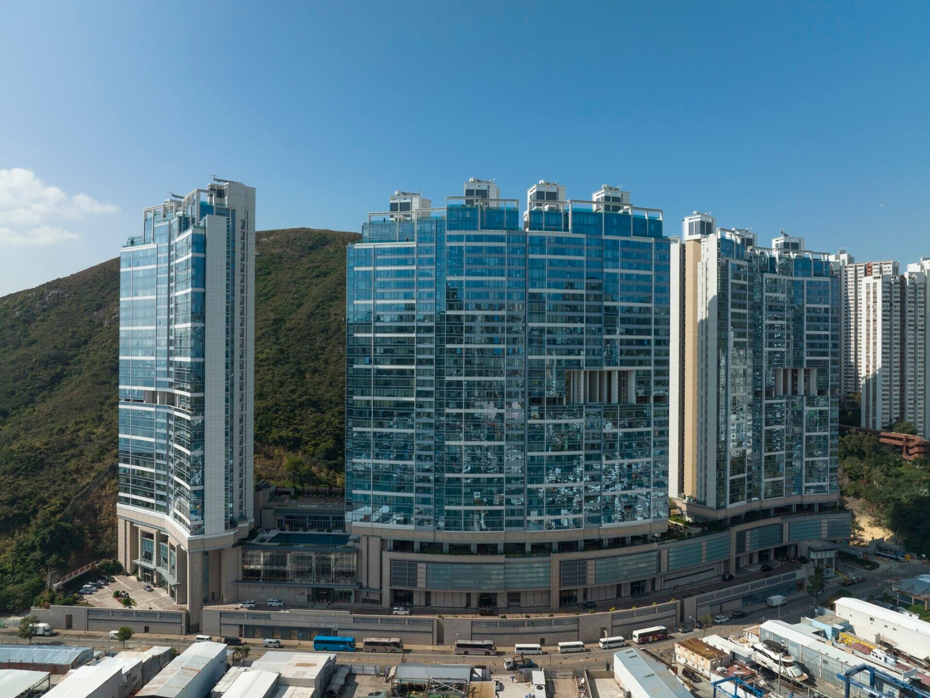中原:2026年上半年山頂南區豪宅交投急升72.9% 成交額爆升165.2%|樓市數據