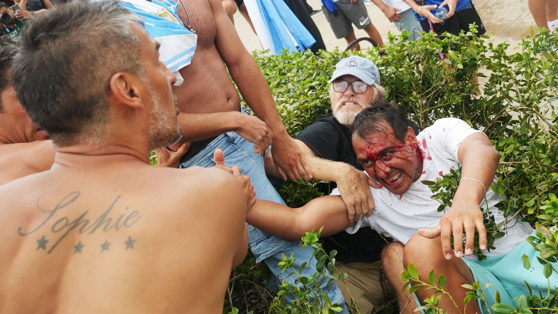 2026 07 15T235328Z 1033341870 RC2GEMA7YZ9I RTRMADP 3 SOCCER WORLDCUP ENG ARG FANS ATLANTA