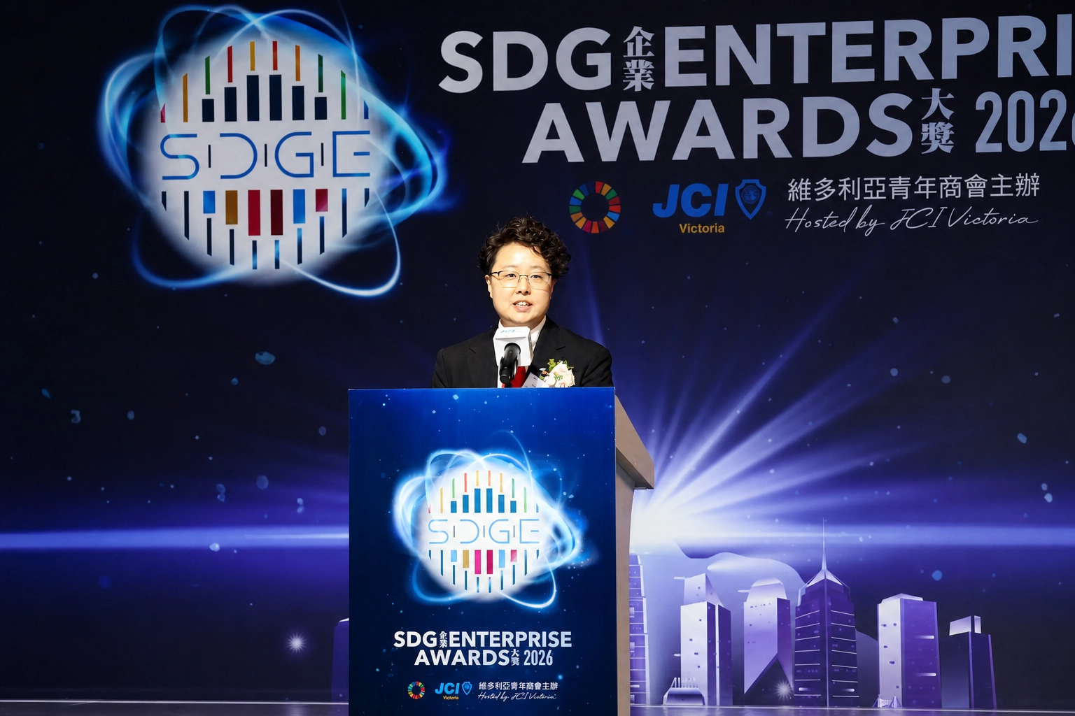 圖五:SDG企業大獎 2026籌委會主席 龍霆澔女士致閉幕辭