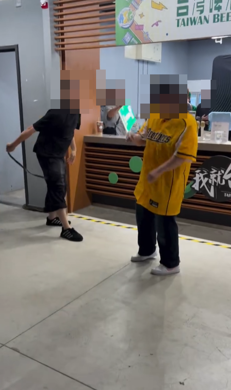 中華職棒明星賽上周末在台北大巨蛋舉行,場外卻意外上演全武行。(Threads)