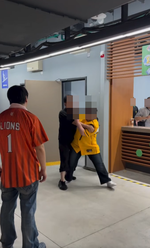 中華職棒明星賽上周末在台北大巨蛋舉行,場外卻意外上演全武行。(Threads)