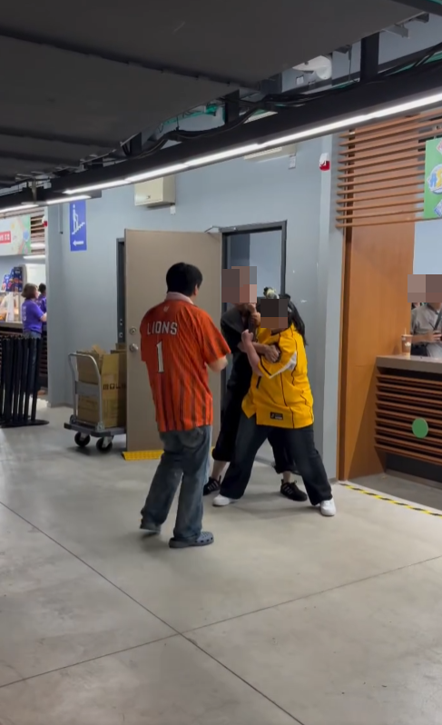 中華職棒明星賽上周末在台北大巨蛋舉行,場外卻意外上演全武行。(Threads)