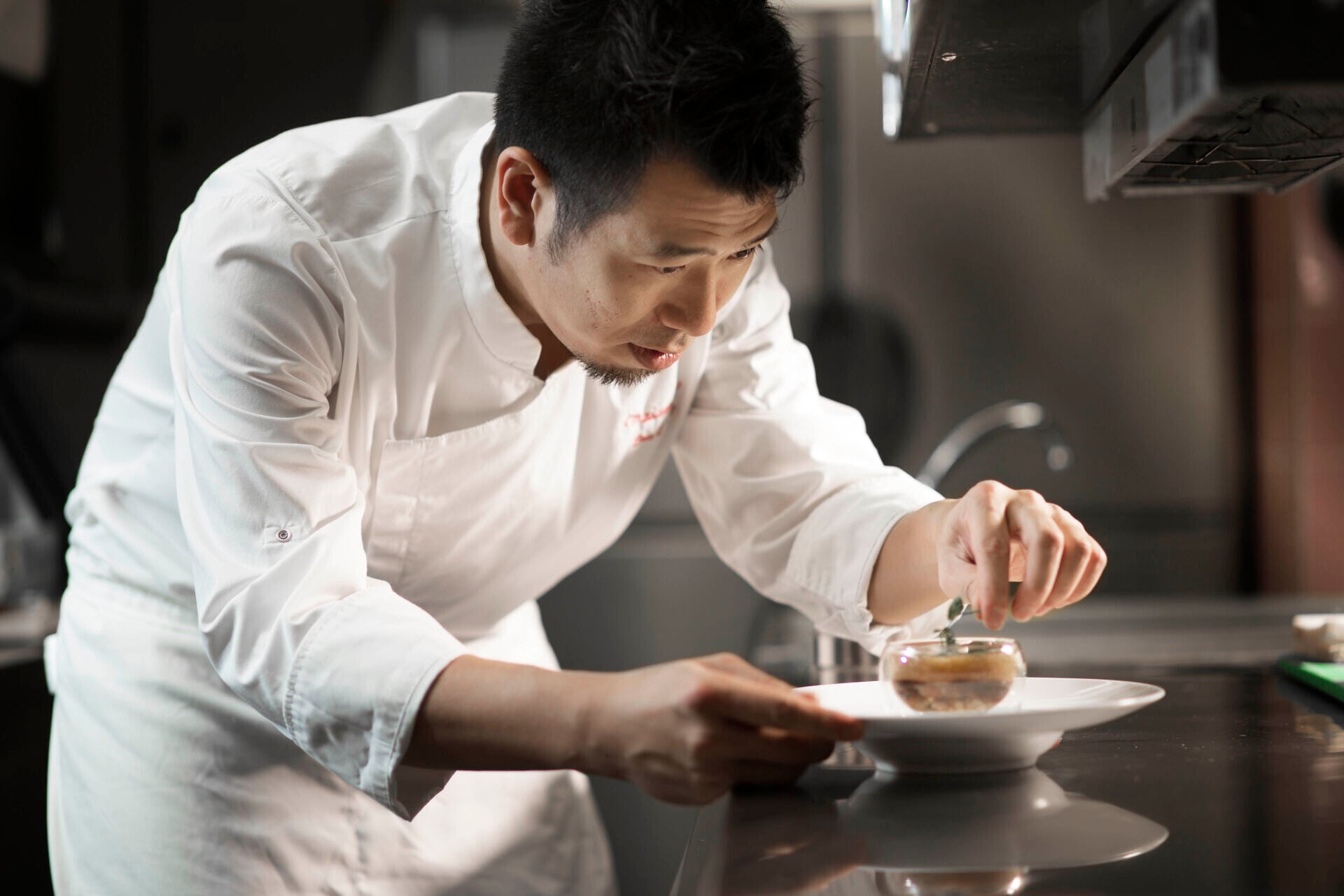 12 Chef Eric Profile Pic 01