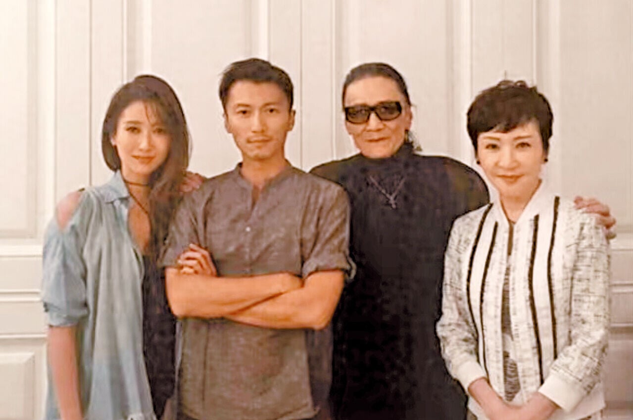 謝賢、狄波拉與一對子女謝霆鋒和謝婷婷。