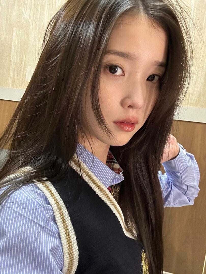 IU(李知恩)宣布9月演唱會延期,因為耳咽管開放症惡化向支持者致歉