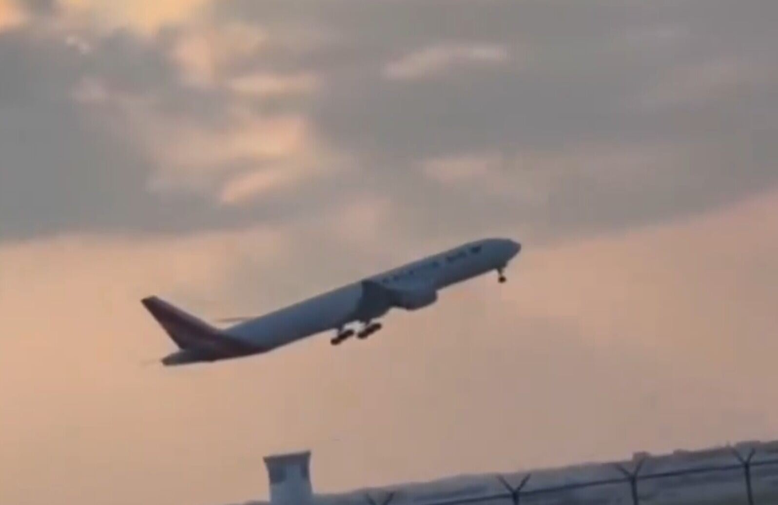卡利塔航空將涉事飛機送往檢查與評估