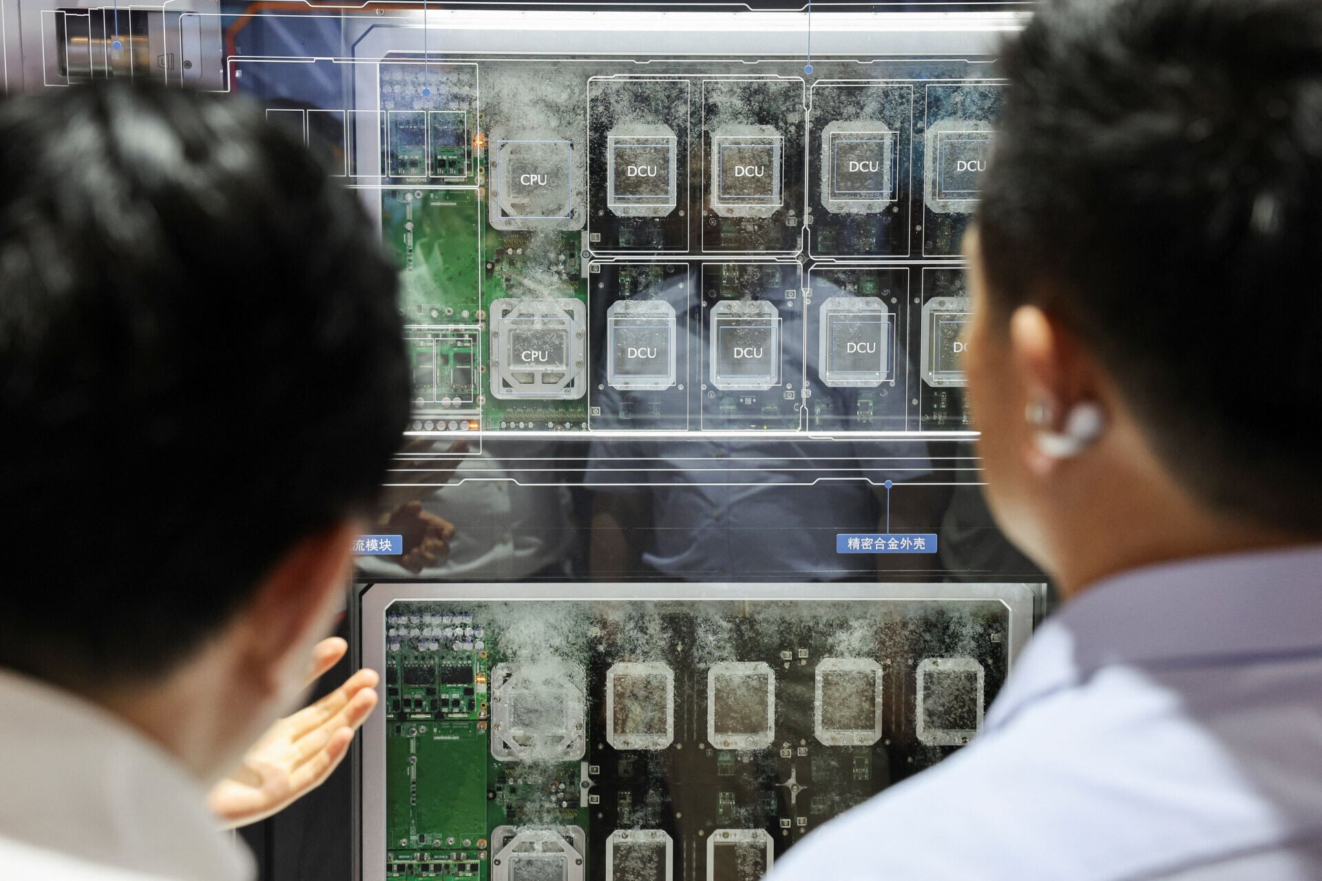 據報內地監管機構正考慮加強對AI和半導體技術的出口管制。(資料圖片/路透社)