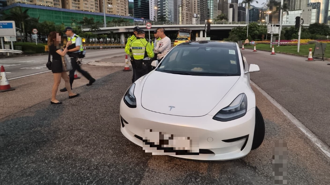 港島總區交通部執行及管制組人員於舉行世界盃期間展開一連串交通執法行動。(警方提供)