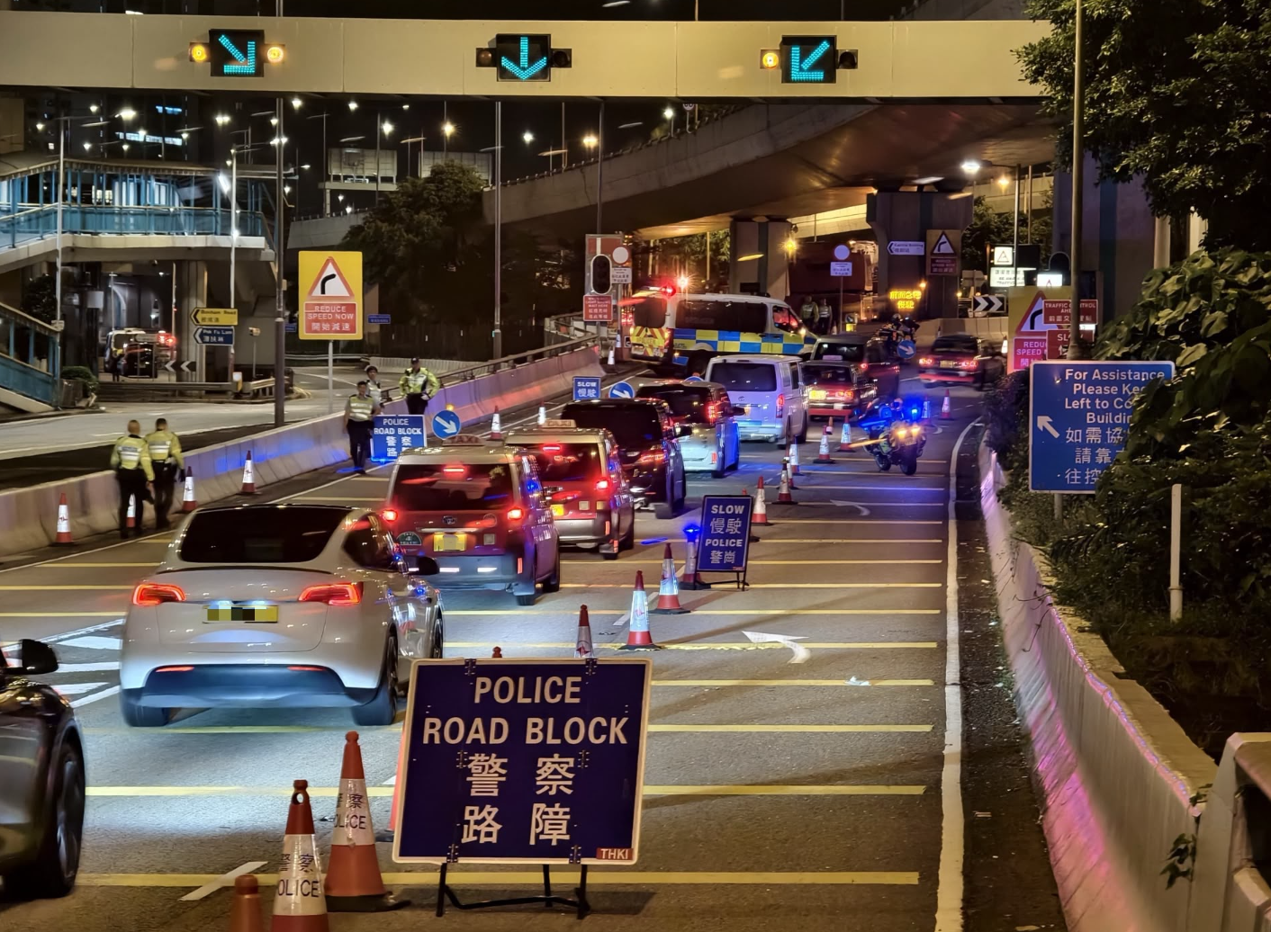 港島總區交通部執行及管制組人員於舉行世界盃期間展開一連串交通執法行動。(警方提供)
