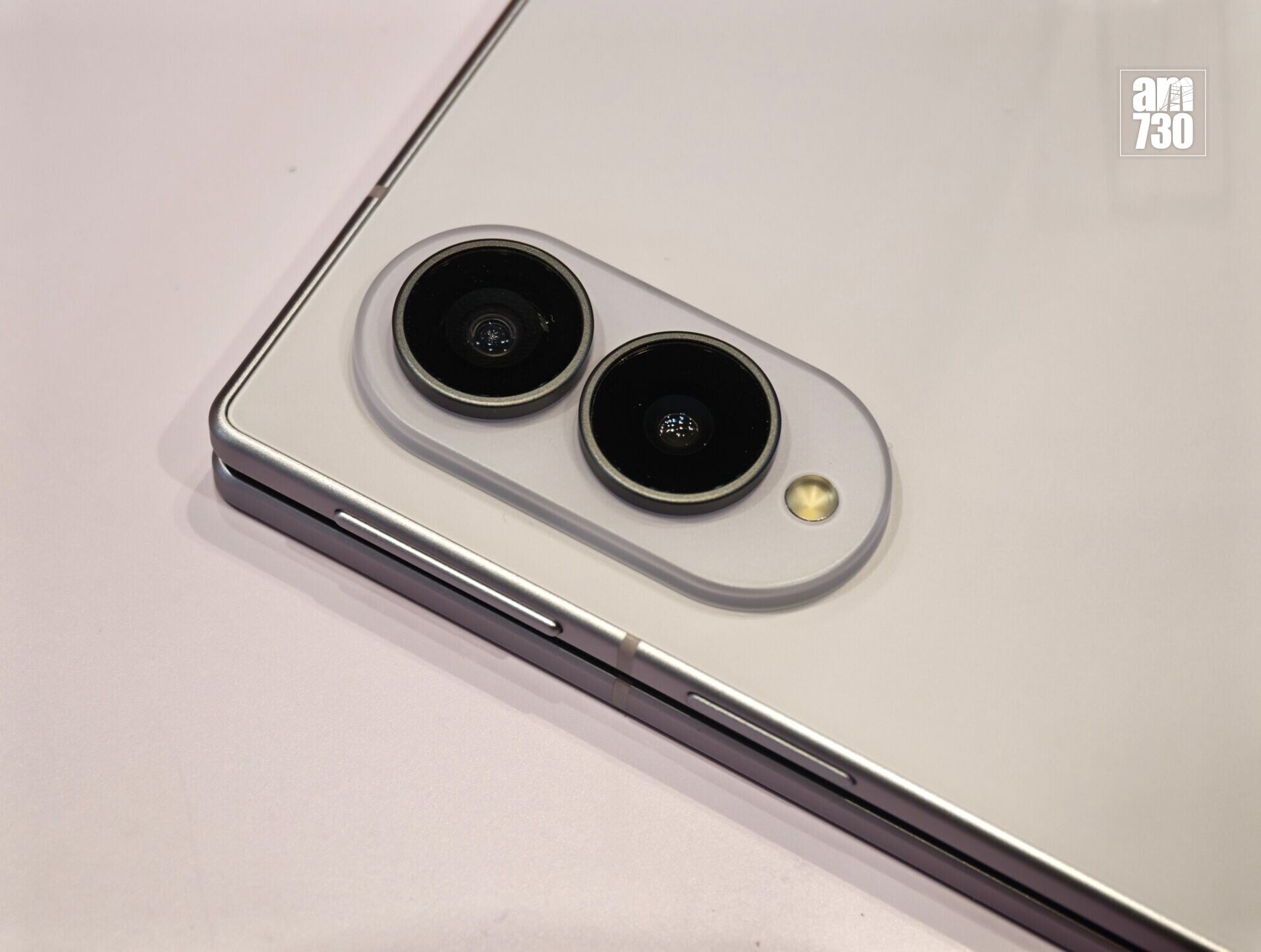 Galaxy Z Fold 8配備雙5000萬像素廣角與超廣角鏡頭。