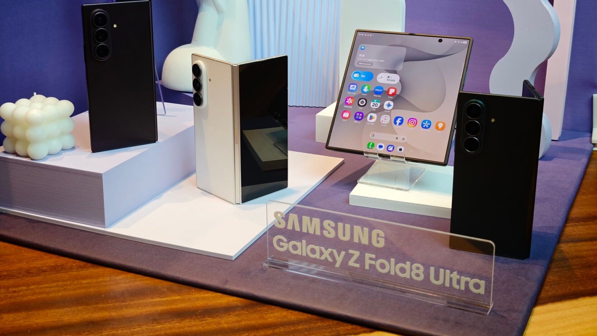 Samsung Galaxy Z Fold8 UItra旗艦大摺帶來新配色。