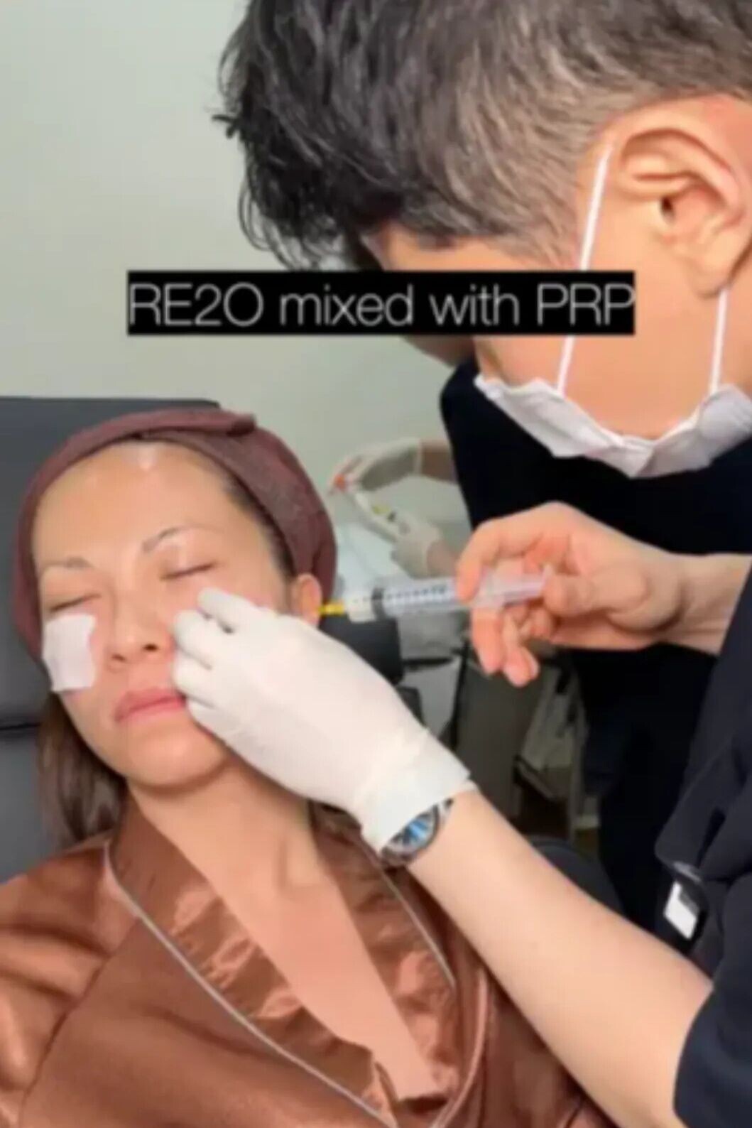 網紅Sara Yoon與知名化妝師NamVo都大讚。