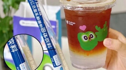 瑞幸咖啡推出「益生菌飲管」引內地網民熱議。(天津廣播)