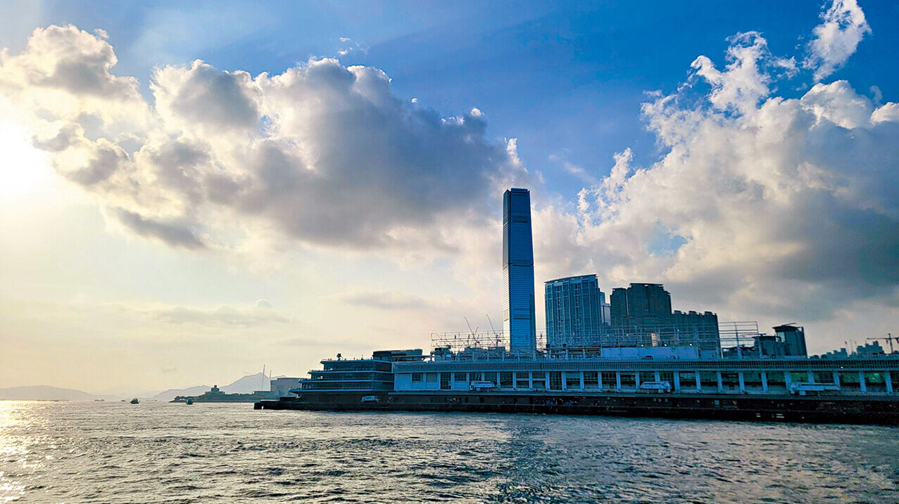 天文台預計本港明日稍後風力逐漸增強。(林俊源攝)