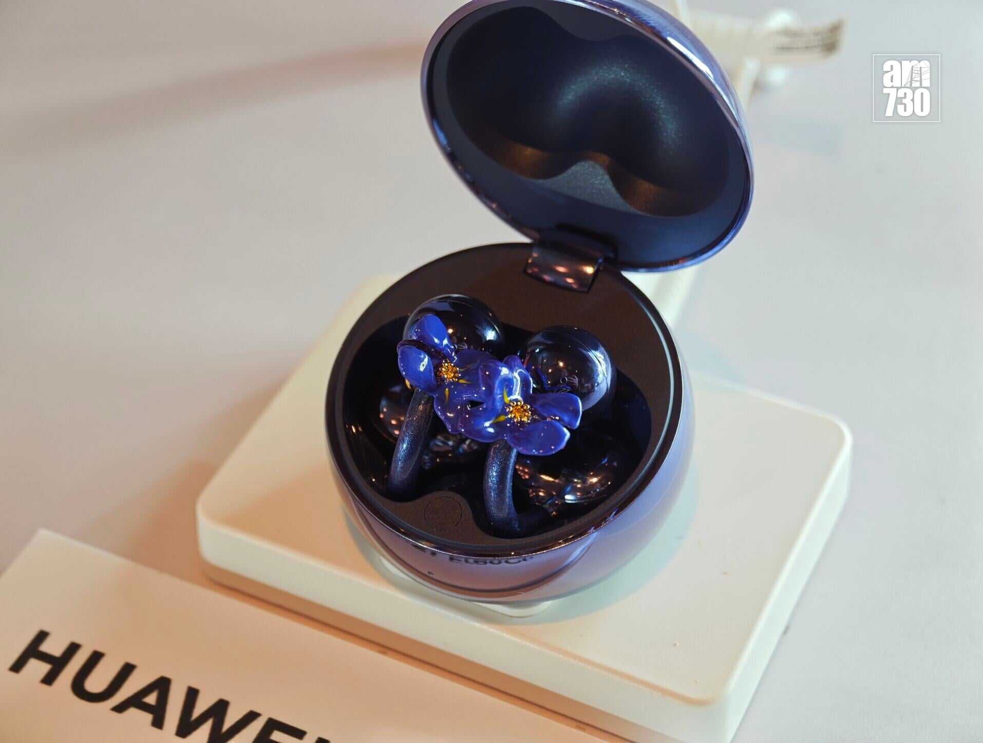 HUAWEI FreeClip 2 S可配上不同裝飾。