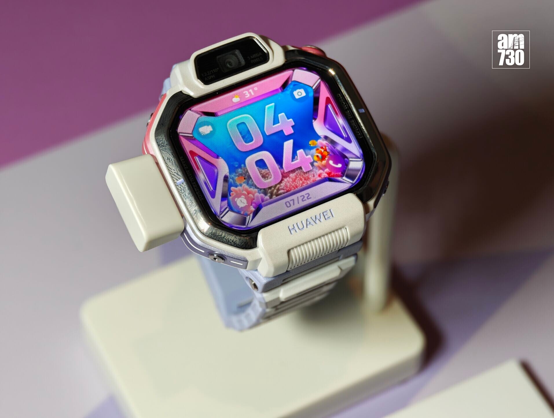 HUAWEI WATCH KIDS X1 Pro兒童智能手錶以闊屏示人。