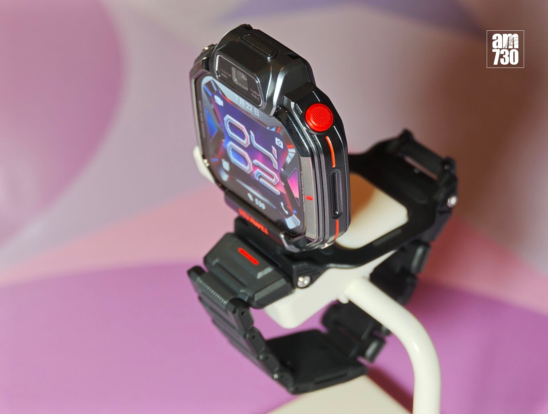 HUAWEI WATCH KIDS X1 Pro可以將錶面90度角豎起。