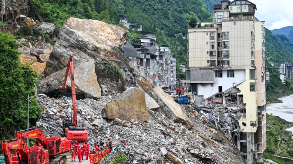 重慶市彭水縣山泥傾瀉，官方公布已造成10人受傷、11人死亡、50人失蹤。(新華社)