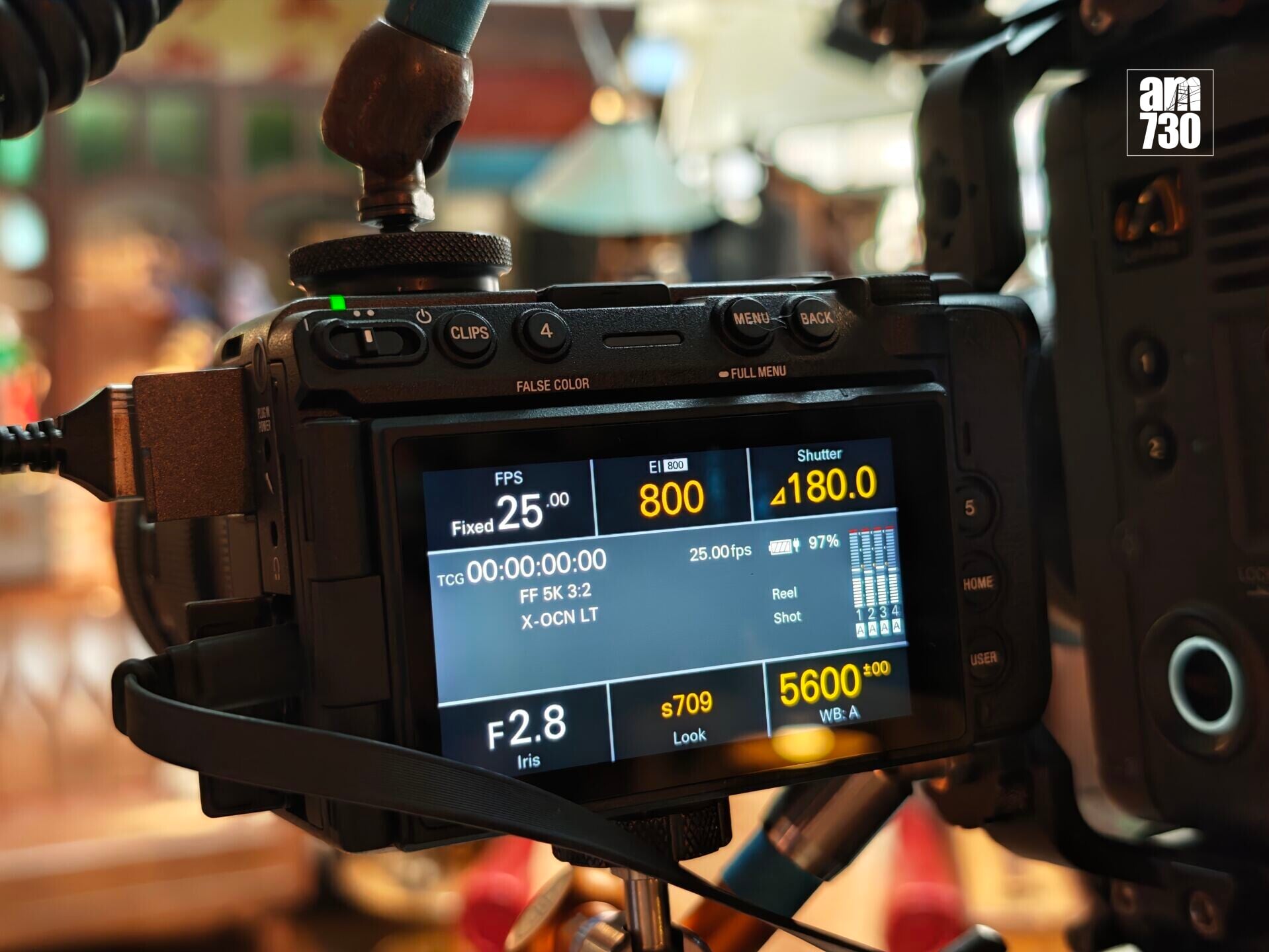 Sony FX5帶來與大機相似的操作介面。