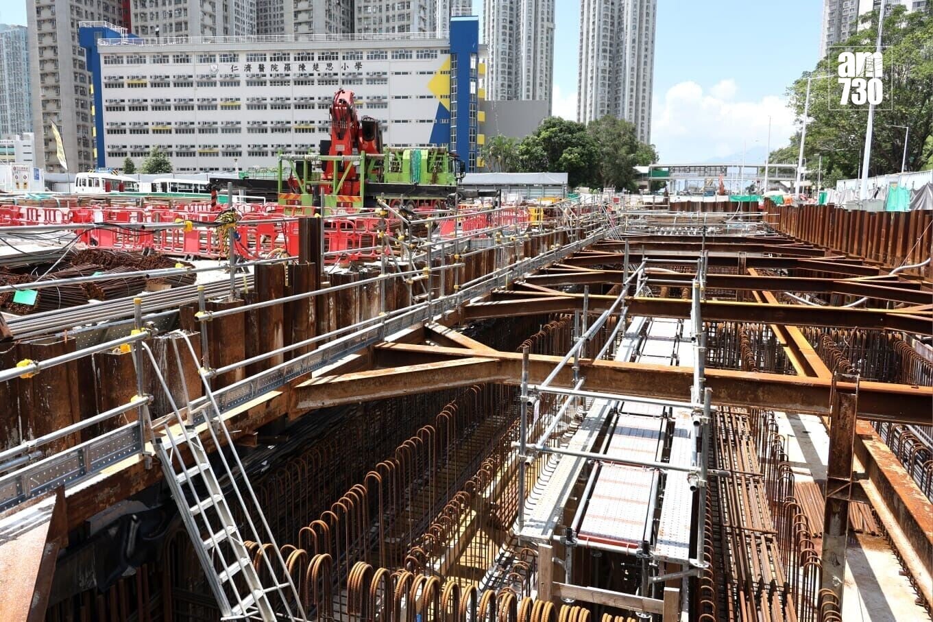 港鐵屯門南延綫項目「屯門南站」正進行工程(周令知攝)
