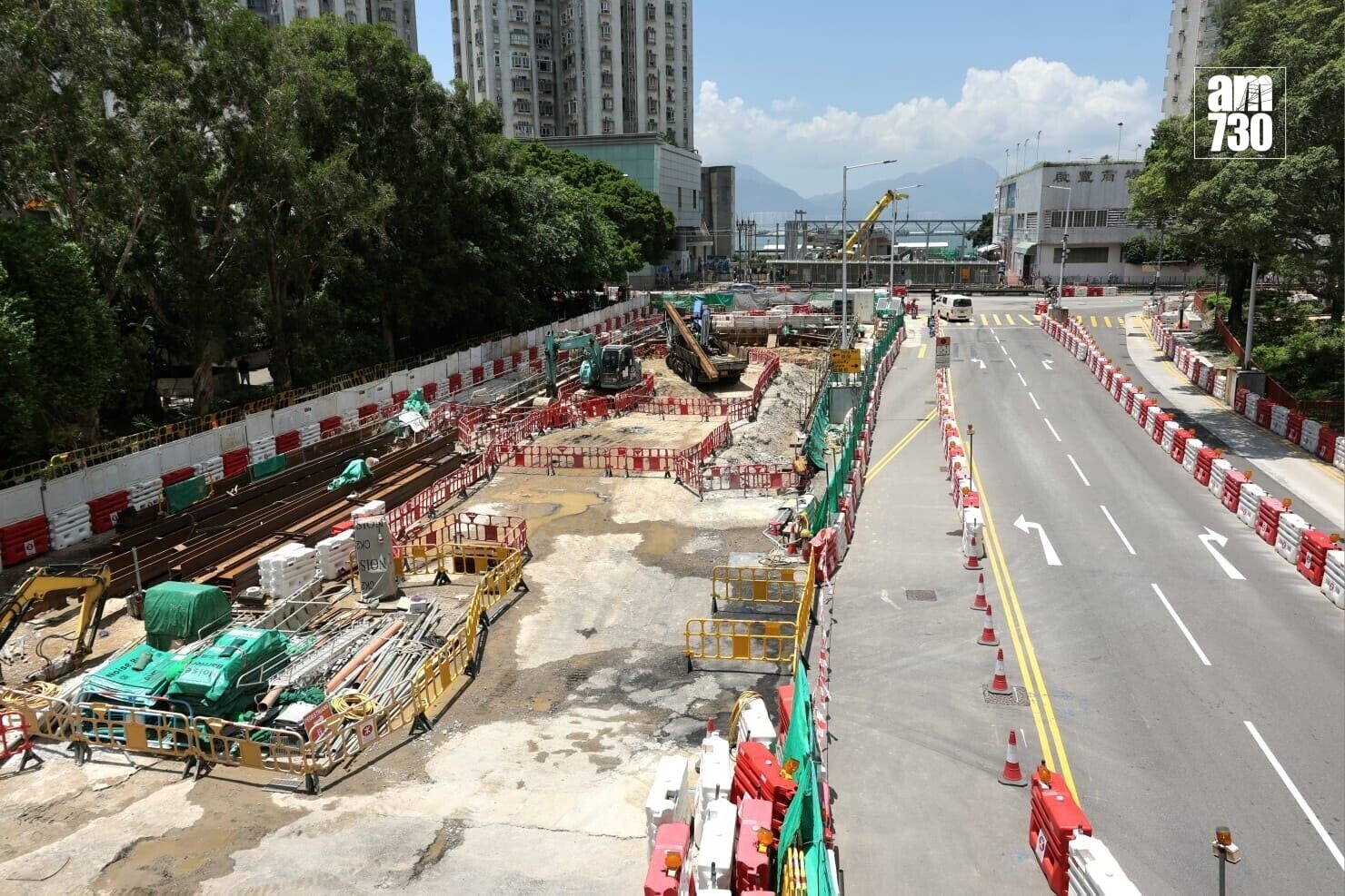 港鐵屯門南延綫項目「屯門南站」正進行工程(周令知攝)