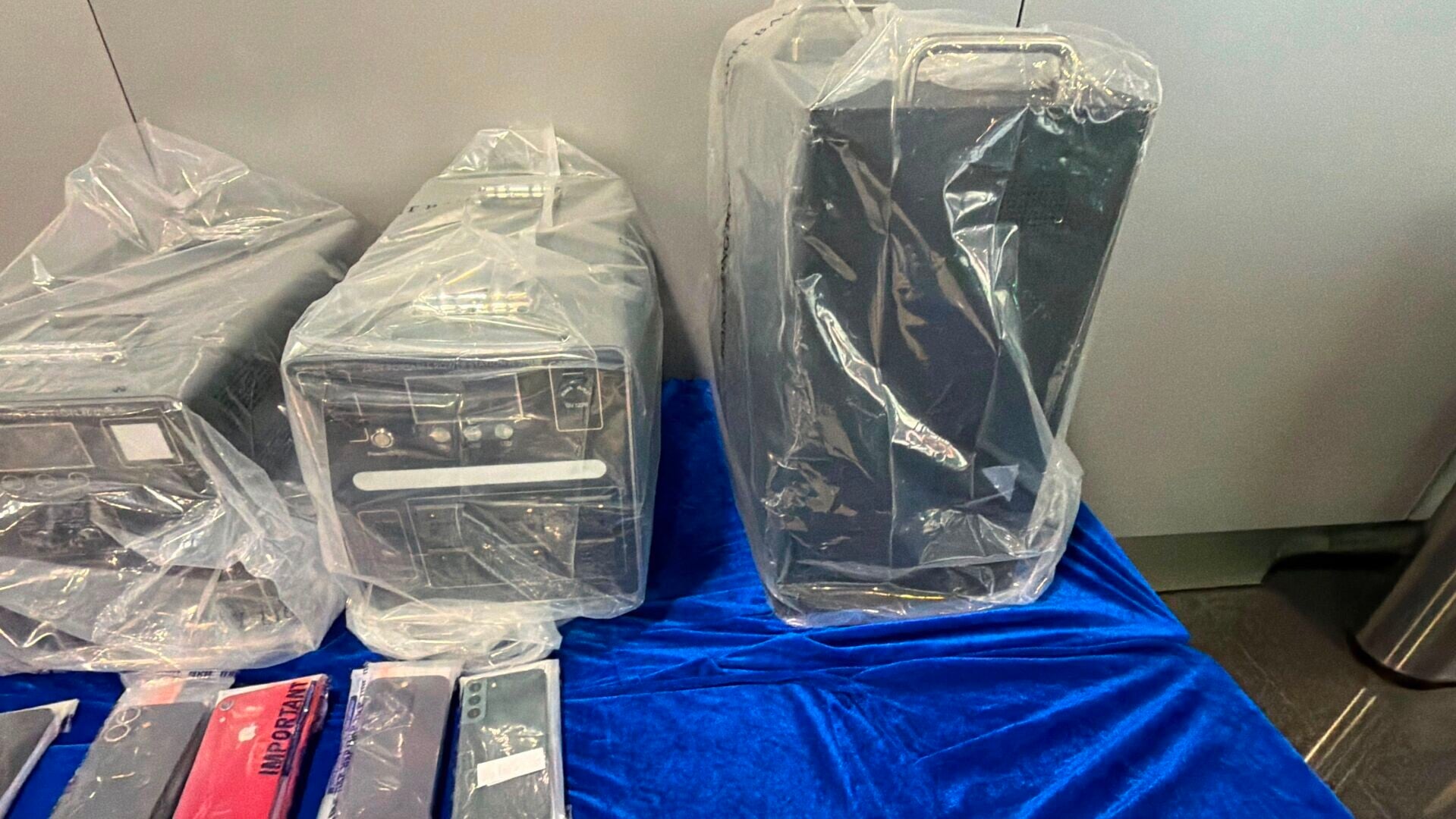 偽基站扮投資公司發放釣魚短訊呃110萬元,警拘25歲男。
