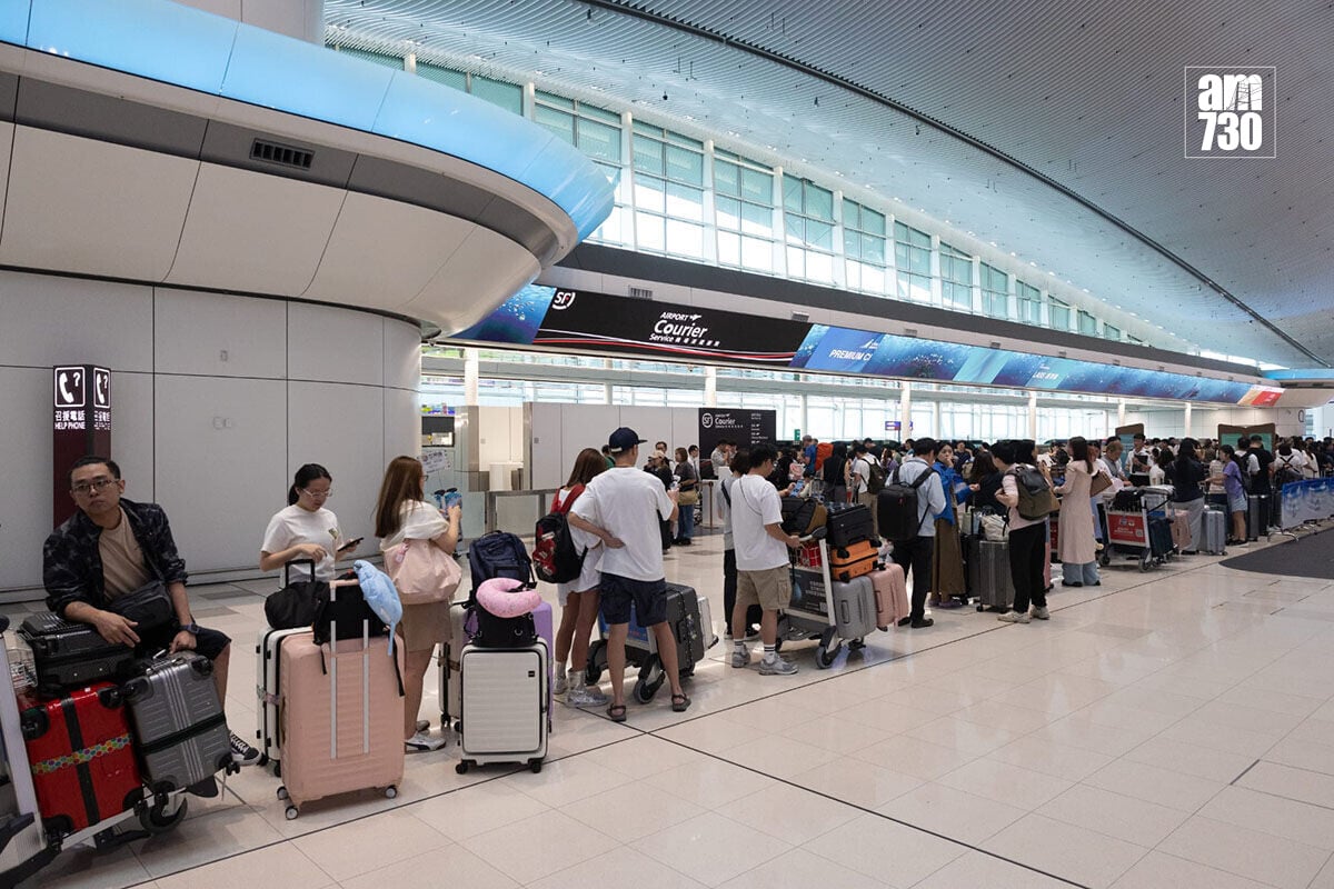 紅霞襲港期間,香港國際機場多班航班受影響。(蘇文傑攝)