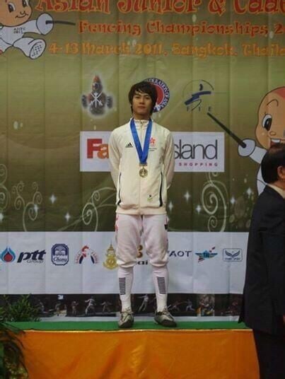JW teenage fencing athlete1