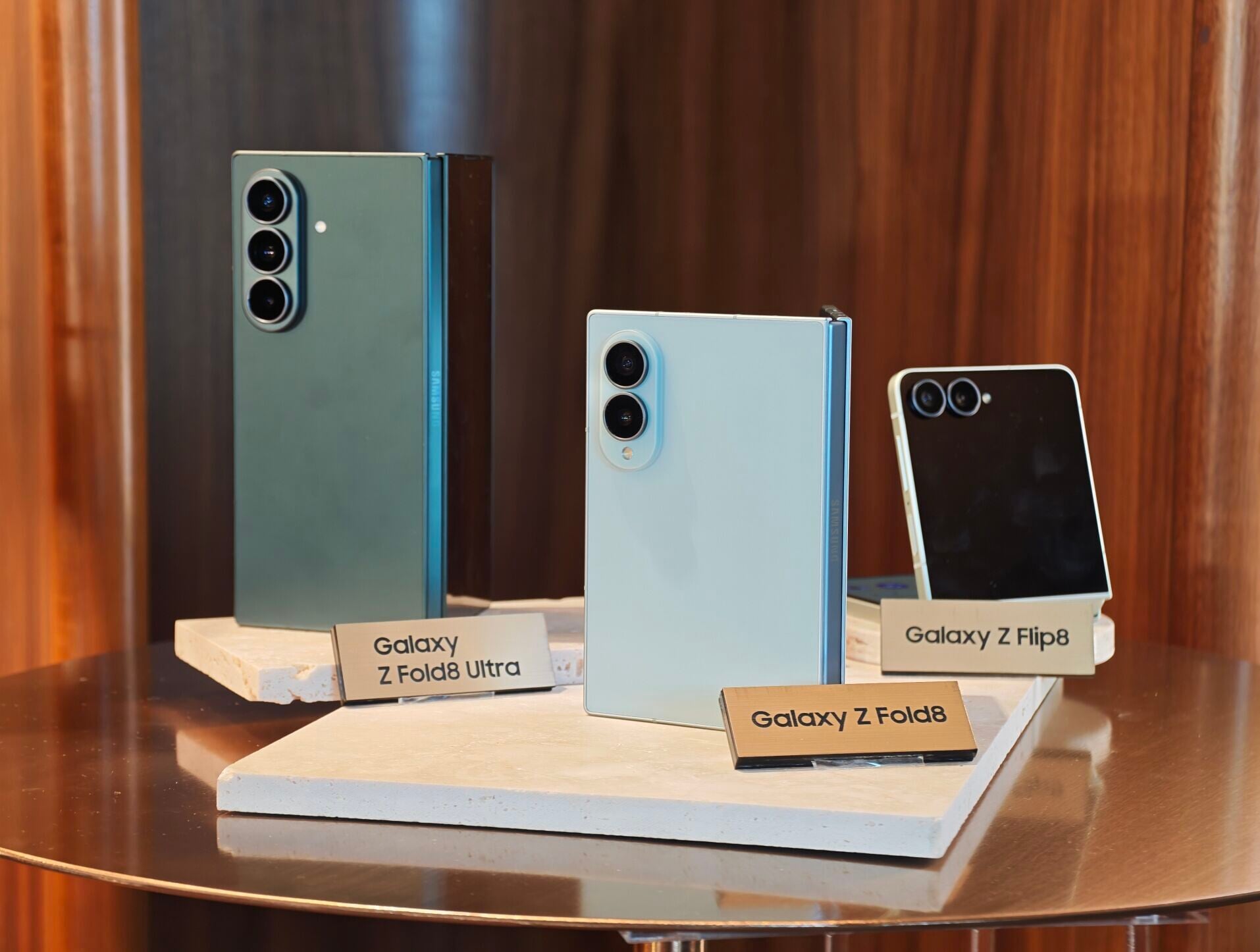 Galaxy Z Fold8全系列加價,出機可留意上台及Trade-In優惠。