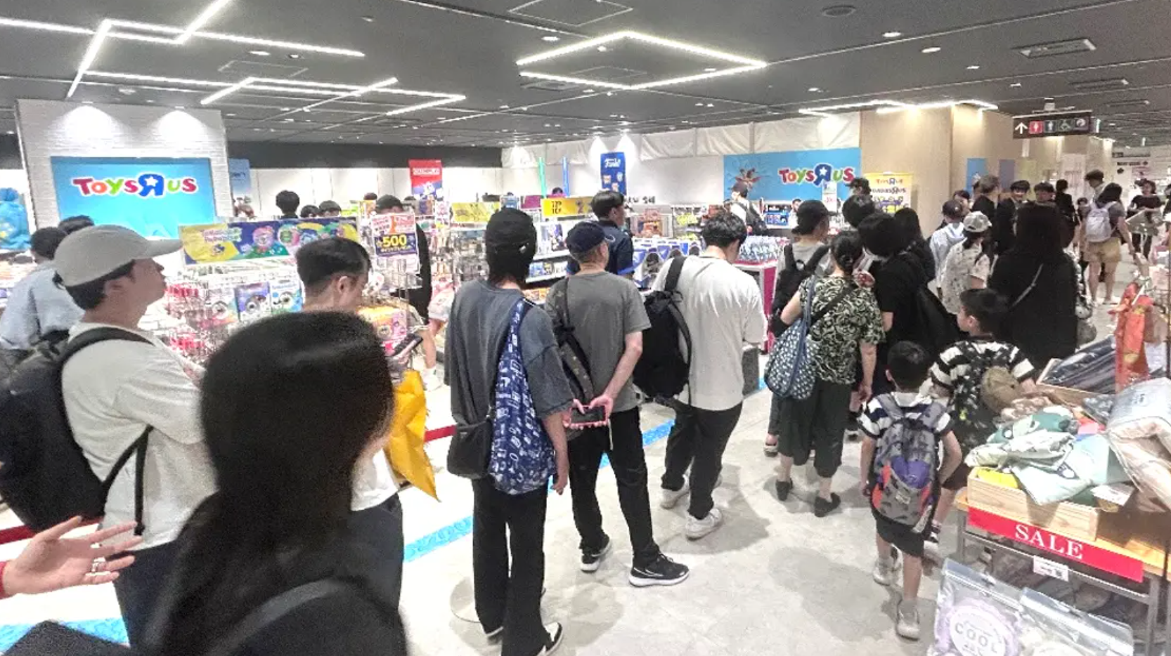日本玩具反斗城在東京上野丸井百貨開設首間「大人向」門店。(網上圖片)