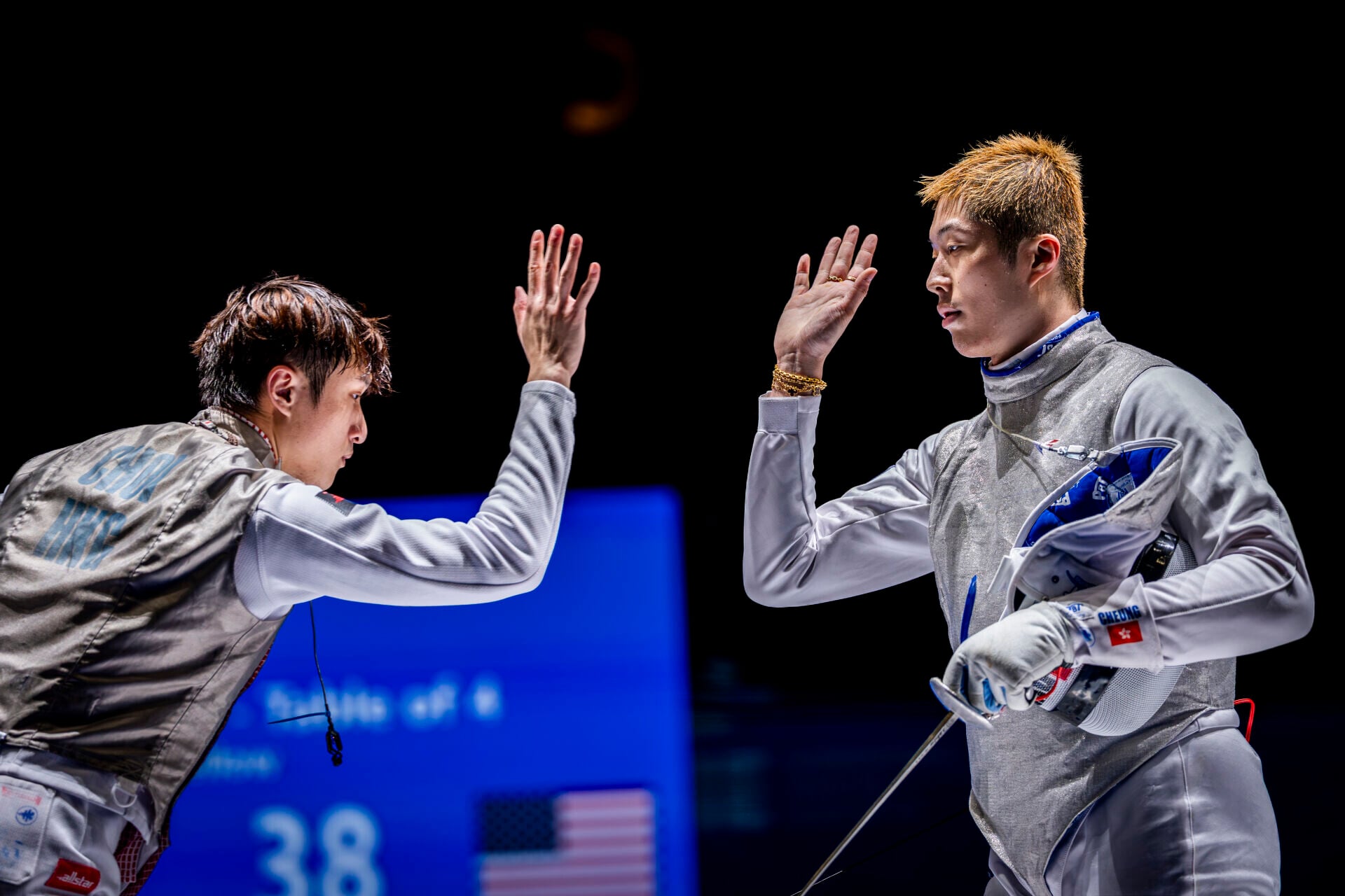 劍擊世錦賽2026|張家朗、蔡俊彥、何承謙及梁千雨組成的香港男子花劍隊勝美國晉決賽