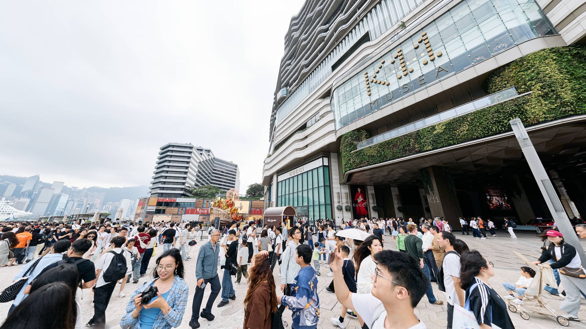 新世界發展旗下K11集團宣布，會員計劃將推出全新鉑金卡級別。