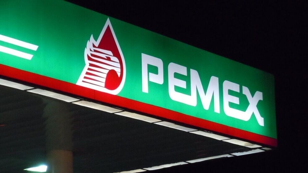 在巨大壓力下,Pemex決定更換加油站加盟老闆,並宣布重新聘用那名職員。(X)