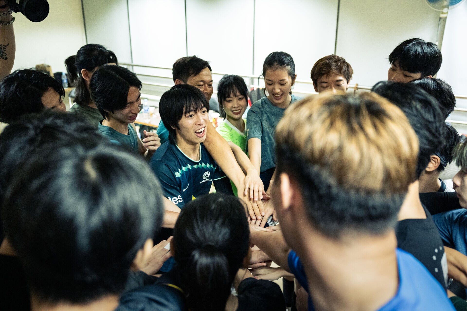 260726@3TREEPICS 08181