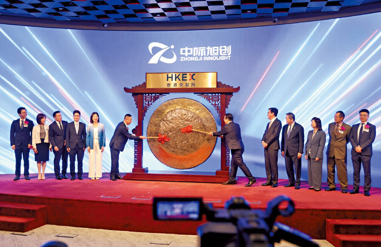 中際旭創昨跌穿招股價，最多曾挫逾一成。 (中通社)