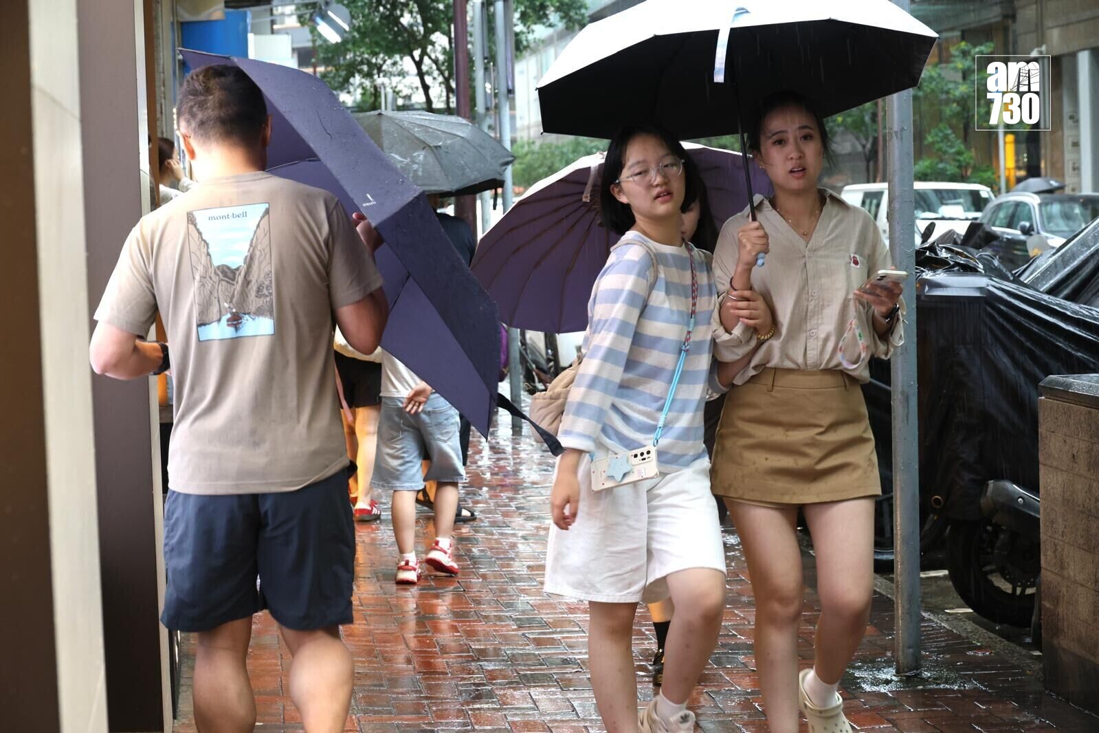 天文台下午3時05分取消黃色暴雨警告信號。(周令知攝)