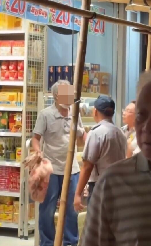 北角發生食環署拉小販事件遭熱議。(Threads「kapo_2388」截圖)