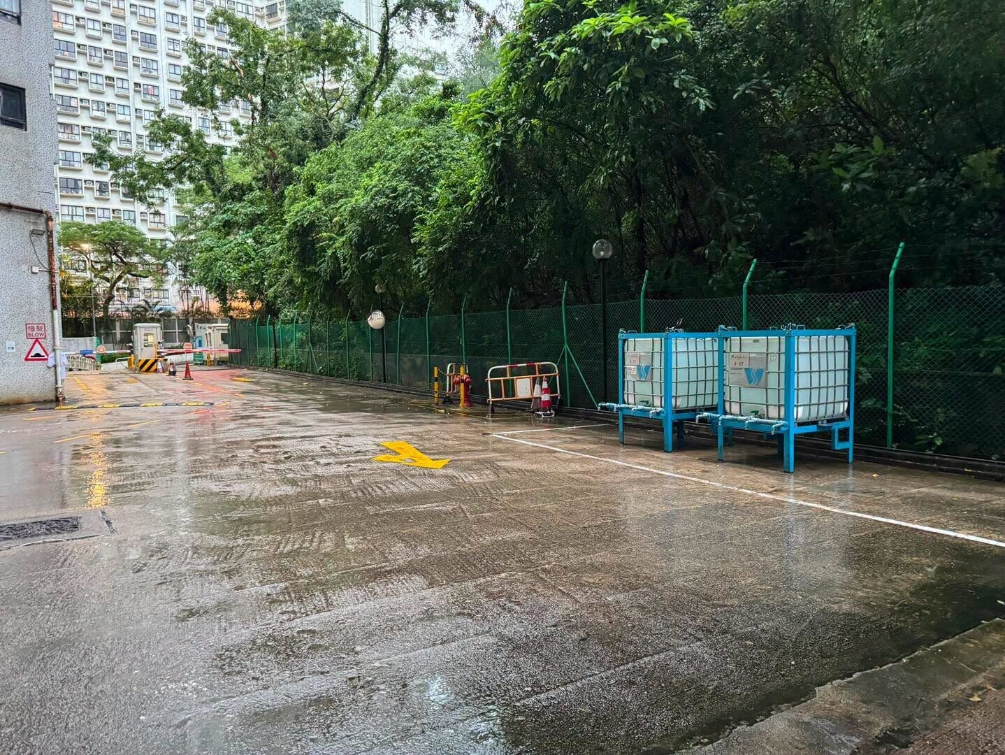 屯門青山公路再爆喉管,涉事水管於早前(29日)曾出現滲漏。(資料圖片)