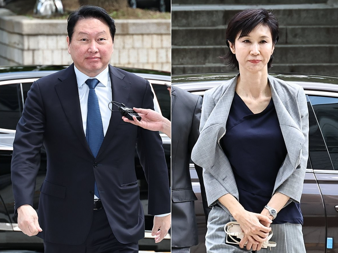 南韓SK海力士母企、SK集團董事長崔泰源與南韓前總統盧泰愚之女盧素英的「世紀離婚案」經歷近9年訴訟及重審,上訴法院今日(24日)裁定,65歲的崔泰源需要向同齡的前妻盧素英支付9440億韓元(約50.51億港元)作為離婚財產分割分配。