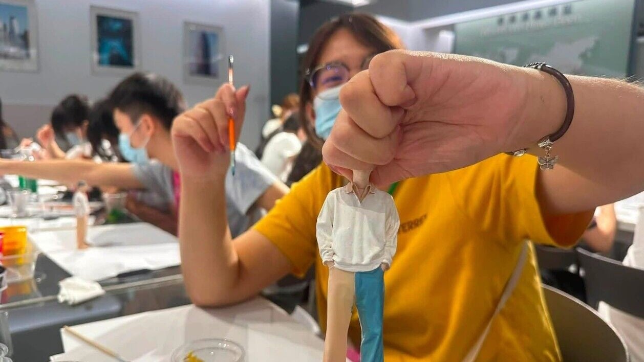 0 同學仔塗色的公仔