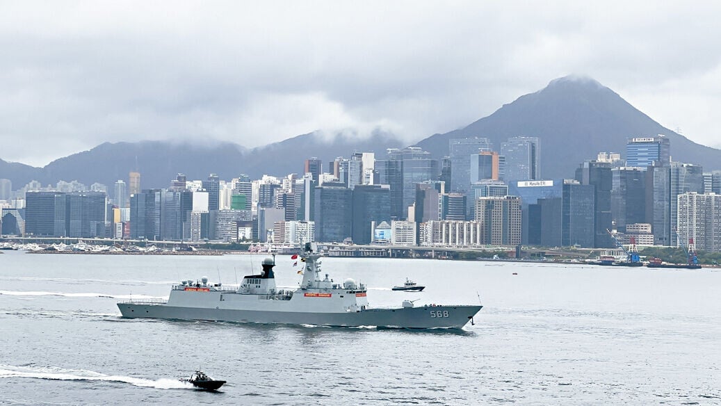 軍艦來港，發揮了國民教育的作用。 (中通社)